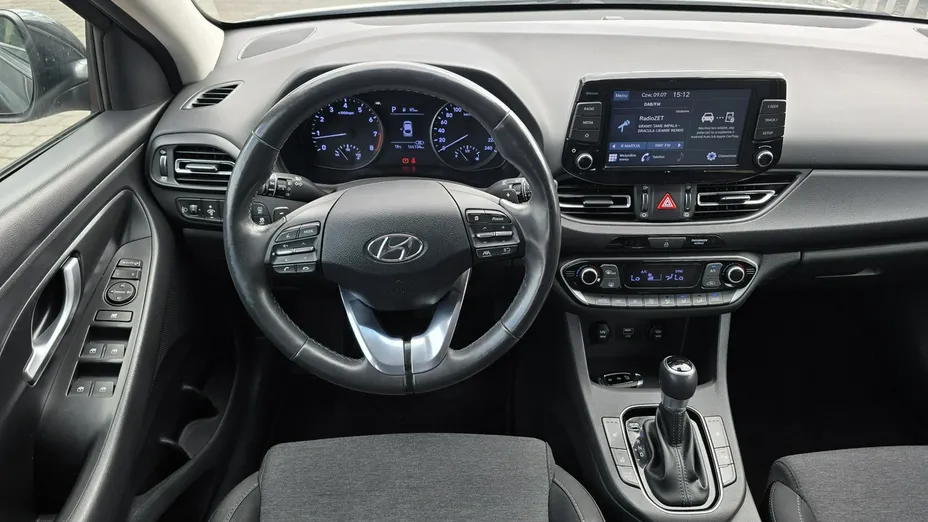 HYUNDAI i30 -