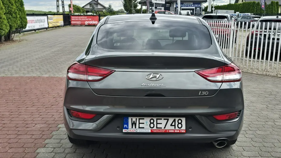 HYUNDAI i30 -