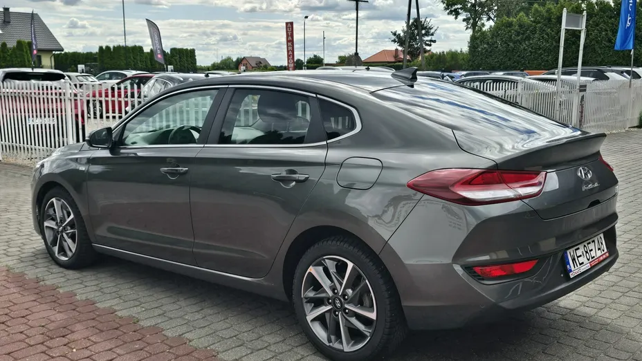 HYUNDAI i30 -