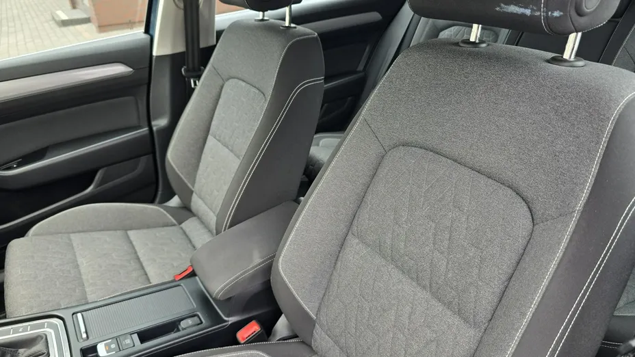 VOLKSWAGEN Passat -