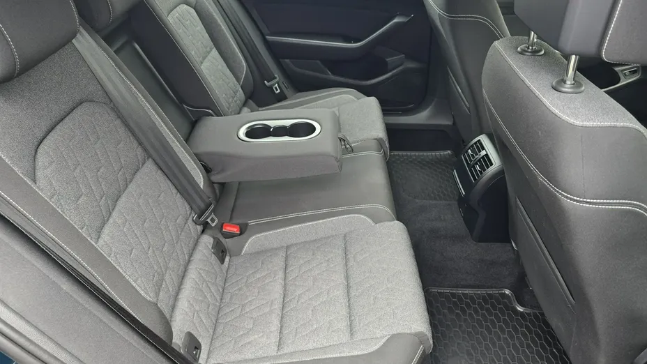 VOLKSWAGEN Passat -