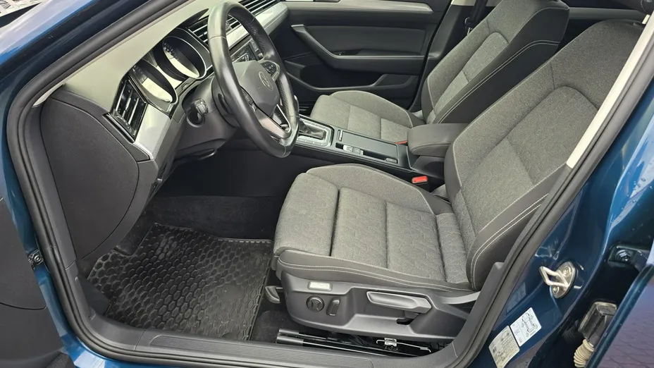 VOLKSWAGEN Passat -