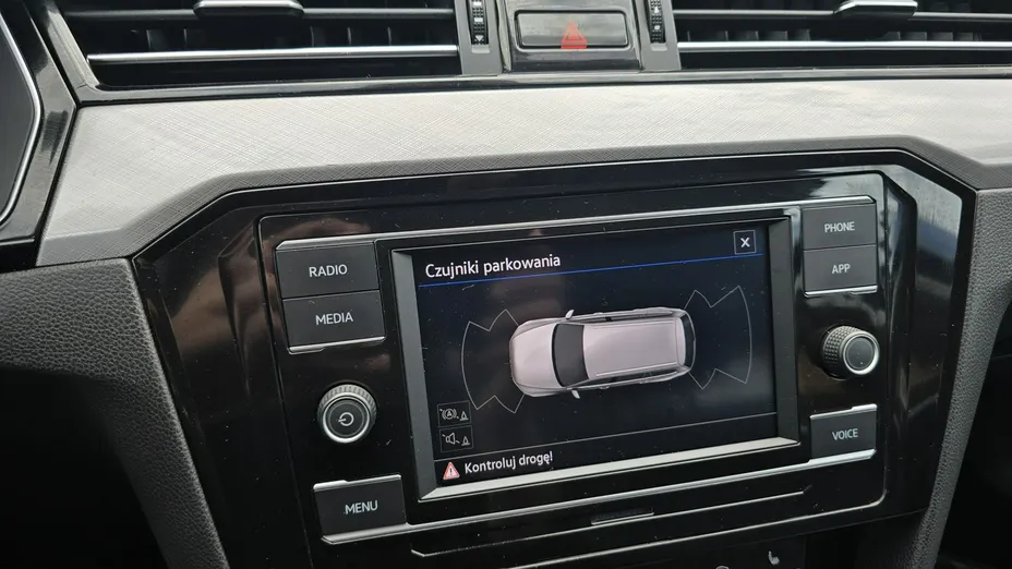 VOLKSWAGEN Passat -