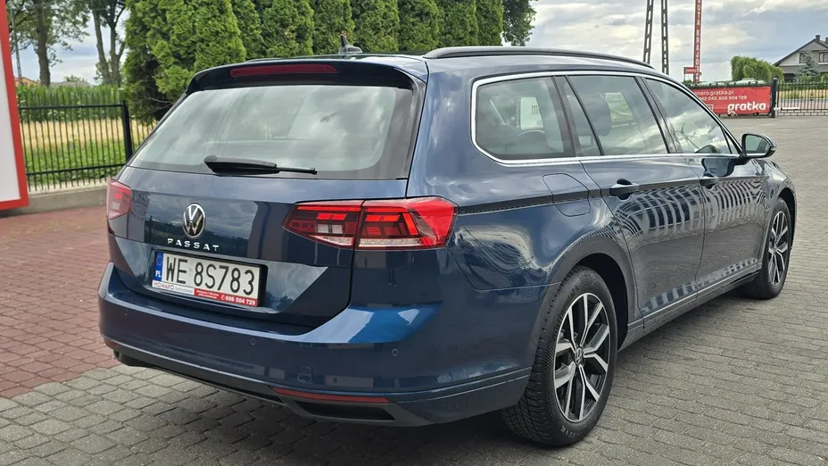 VOLKSWAGEN Passat -