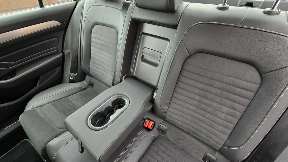 VOLKSWAGEN Passat -