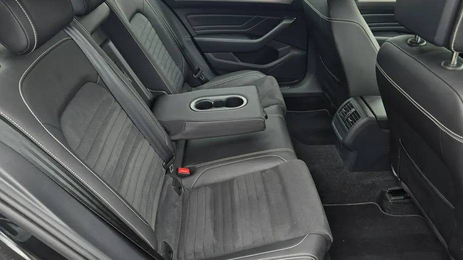 VOLKSWAGEN Passat -