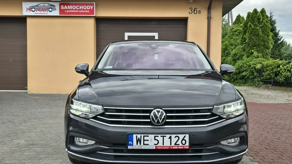 VOLKSWAGEN Passat -