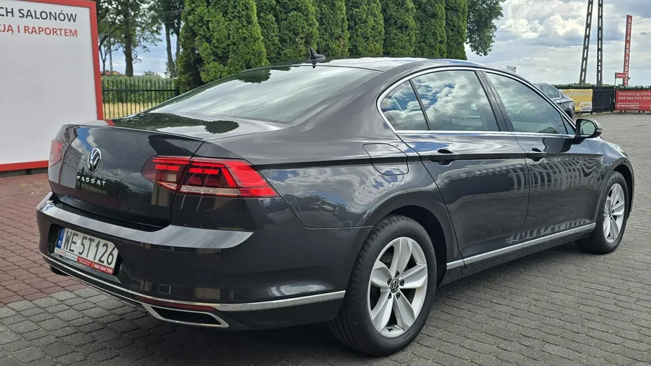 VOLKSWAGEN Passat -