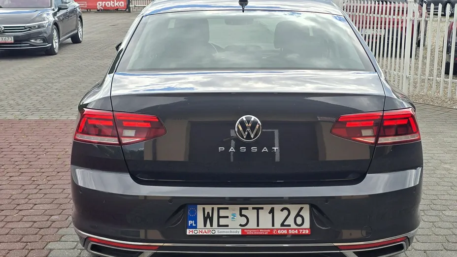 VOLKSWAGEN Passat -