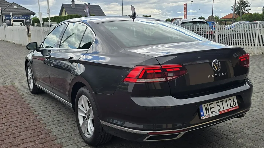 VOLKSWAGEN Passat -