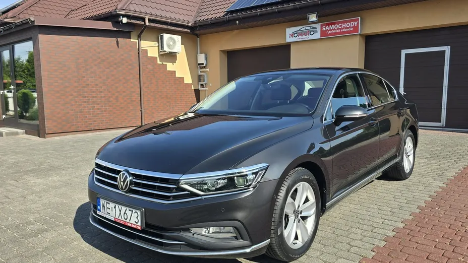 VOLKSWAGEN Passat -