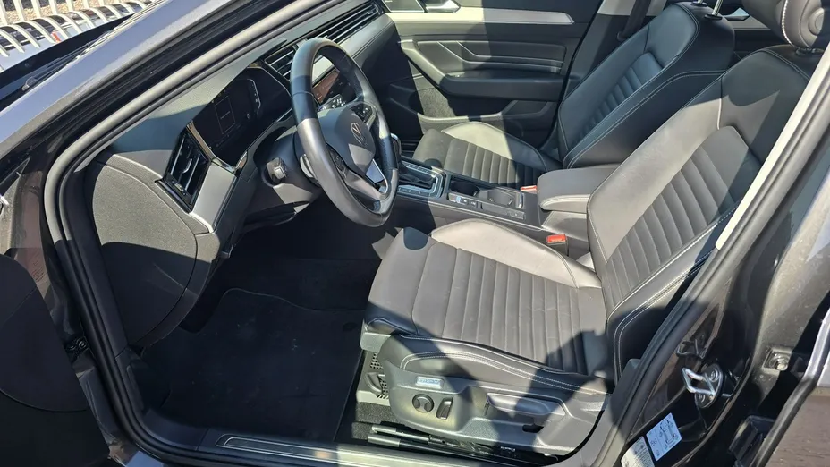 VOLKSWAGEN Passat -