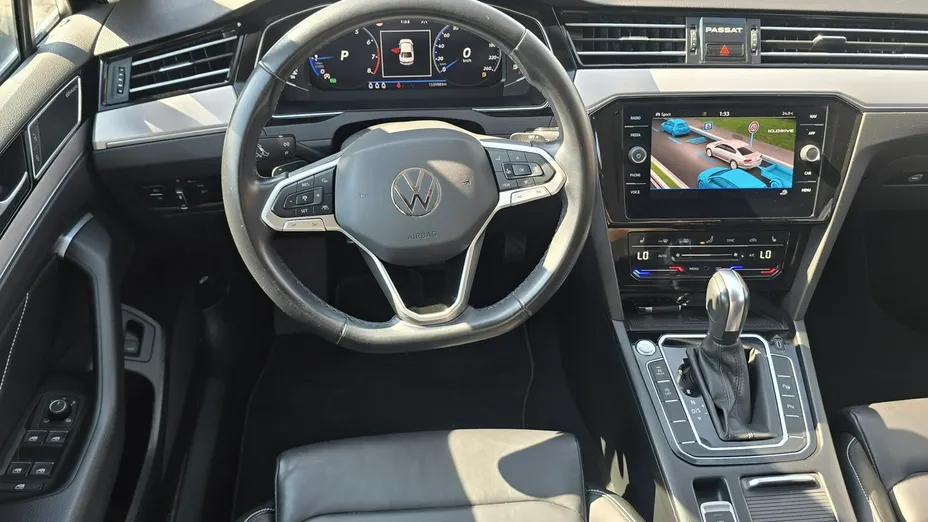 VOLKSWAGEN Passat -