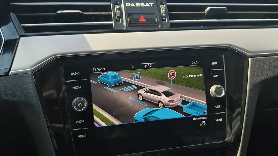 VOLKSWAGEN Passat -