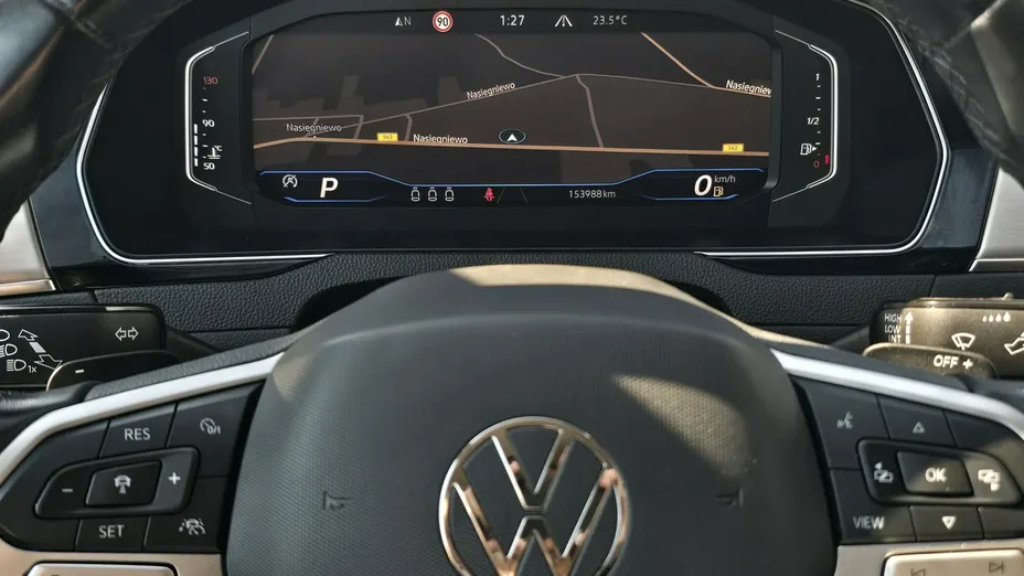 VOLKSWAGEN Passat -