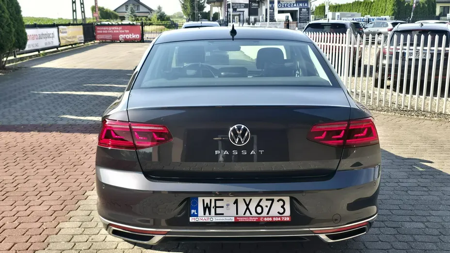 VOLKSWAGEN Passat -