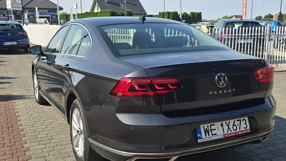 VOLKSWAGEN Passat -