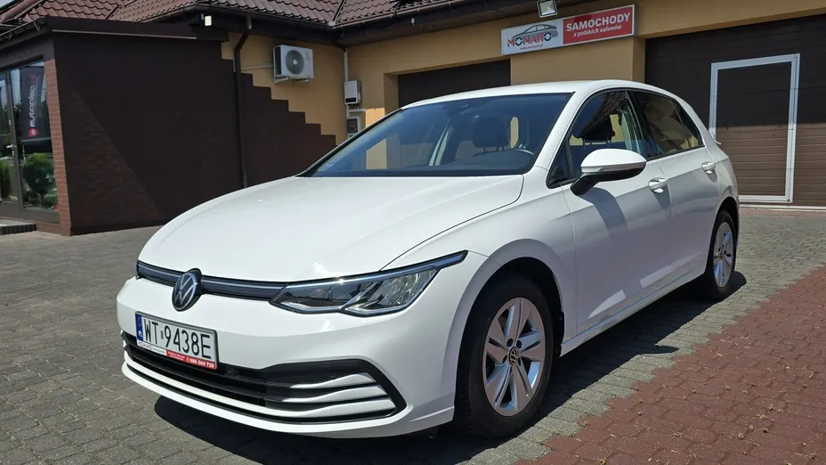 VOLKSWAGEN Golf -