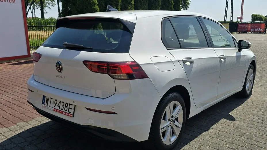 VOLKSWAGEN Golf -