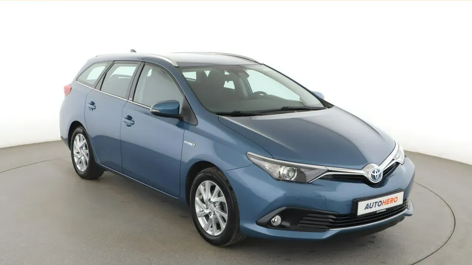 TOYOTA Auris -