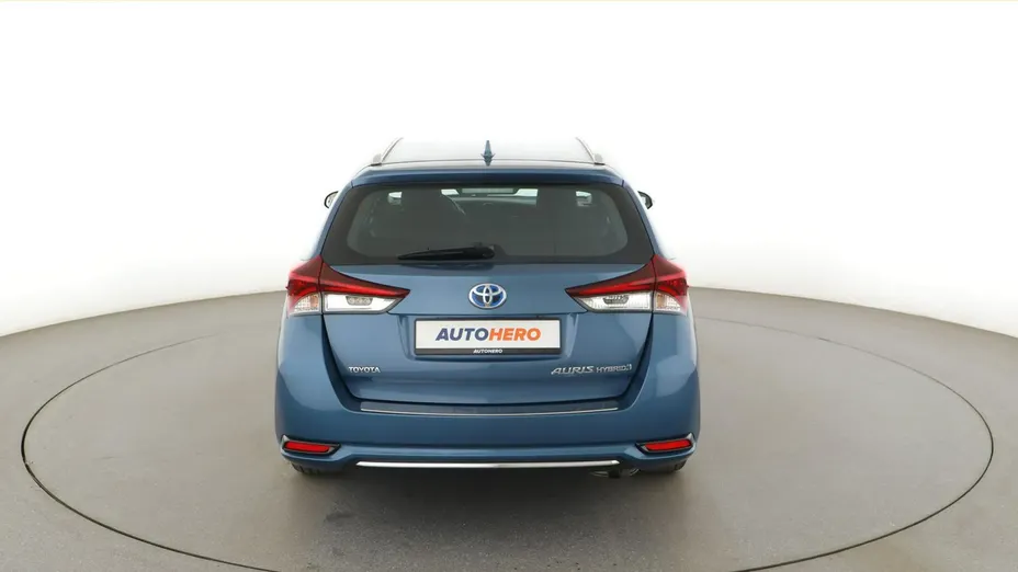 TOYOTA Auris -