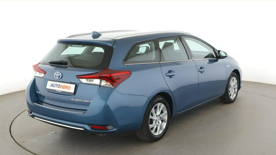 TOYOTA Auris -