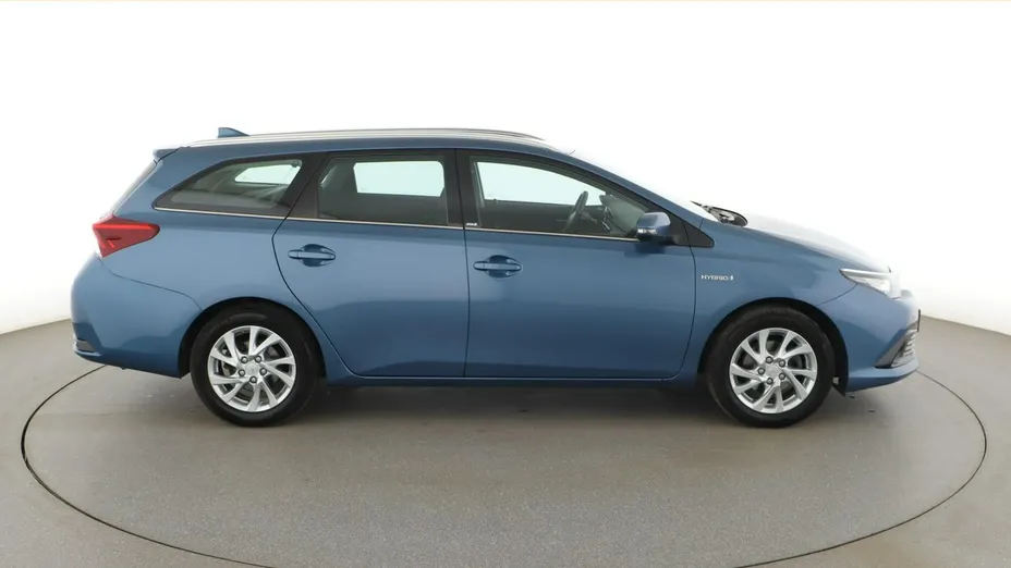 TOYOTA Auris -