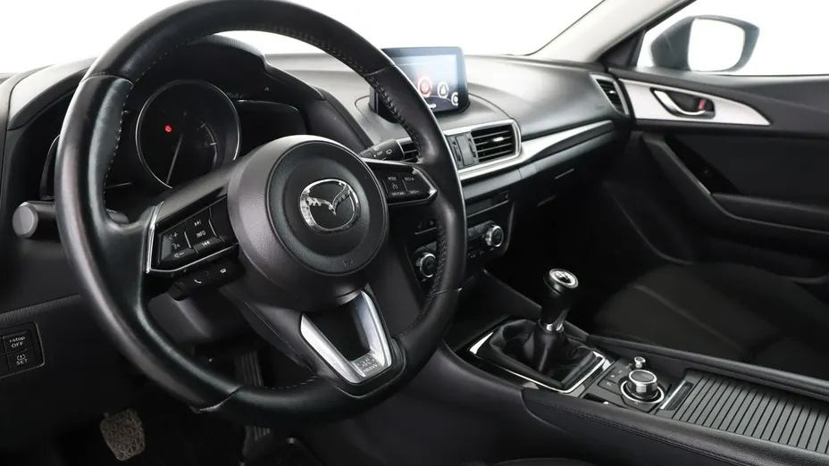 MAZDA 3 -