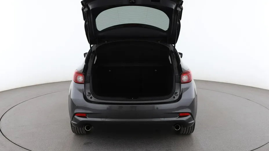 MAZDA 3 -