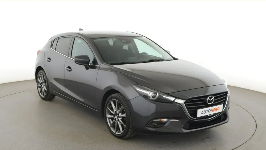 MAZDA 3 -