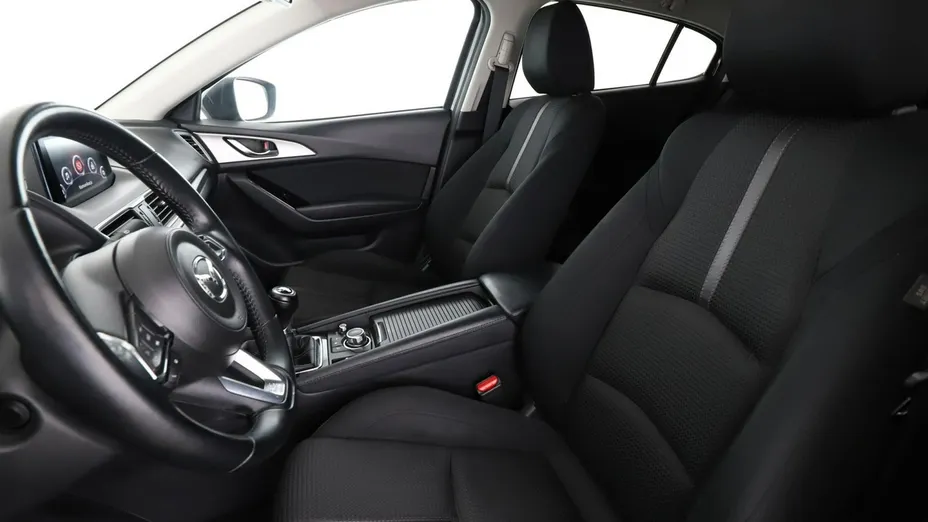 MAZDA 3 -
