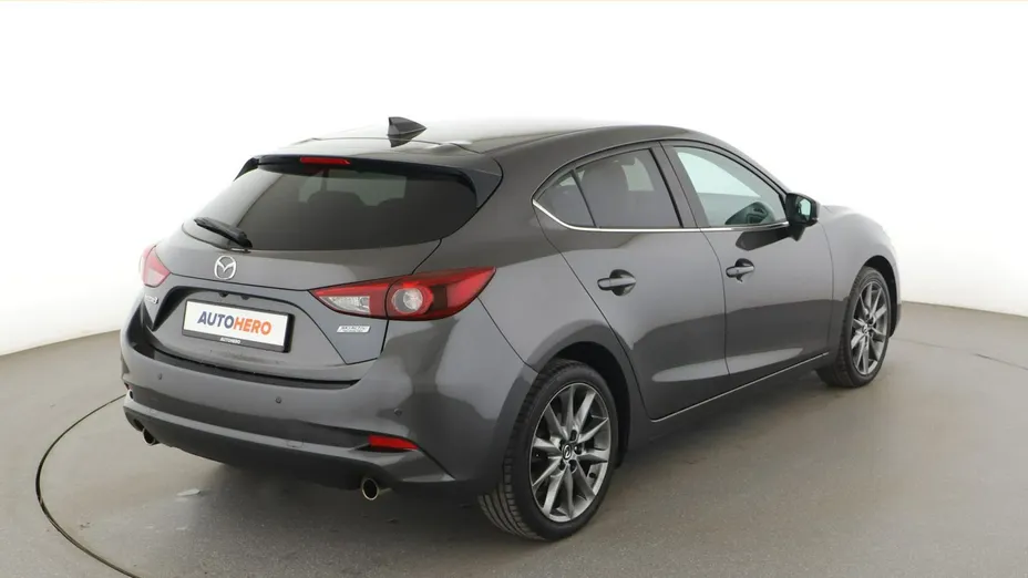 MAZDA 3 -