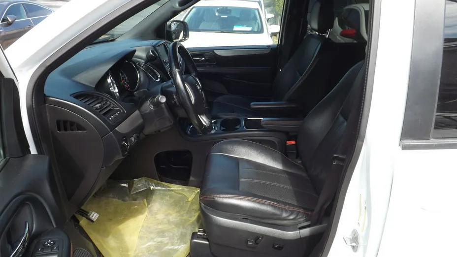 DODGE Grand Caravan -