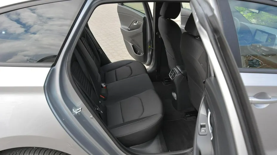 HYUNDAI i30 -