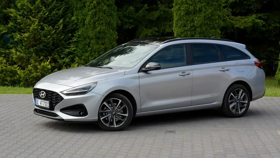 HYUNDAI i30 -