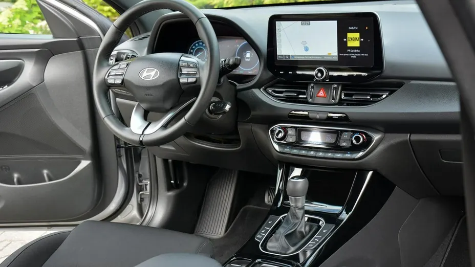 HYUNDAI i30 -