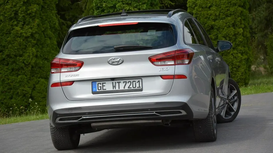 HYUNDAI i30 -