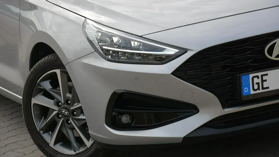 HYUNDAI i30 -