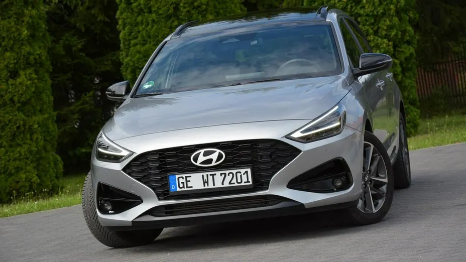 HYUNDAI i30 -