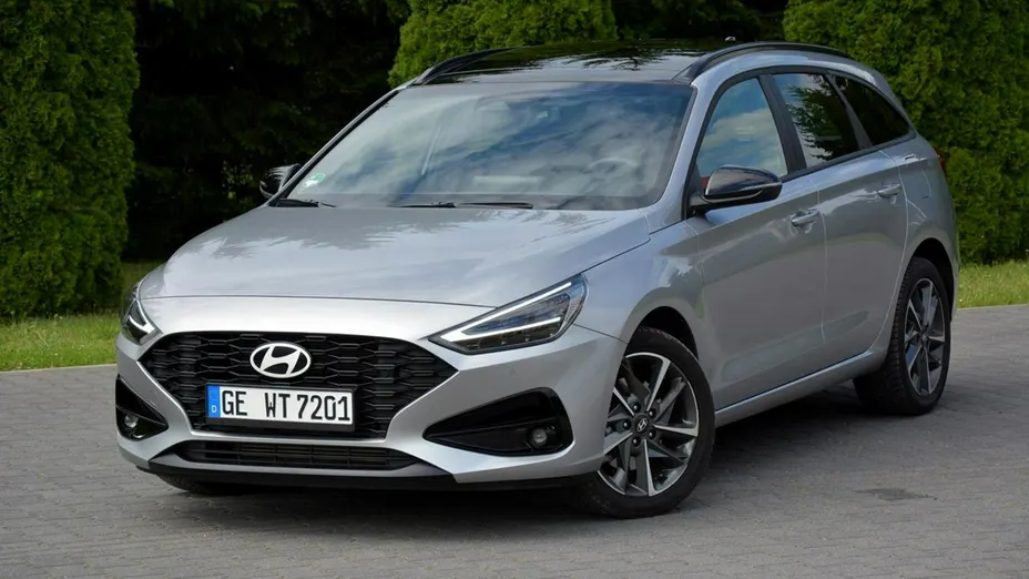 HYUNDAI i30 -