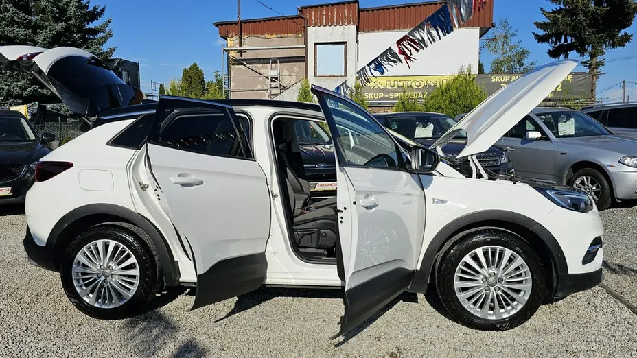 OPEL Grandland X -