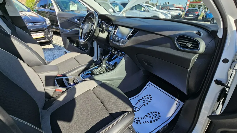 OPEL Grandland X -