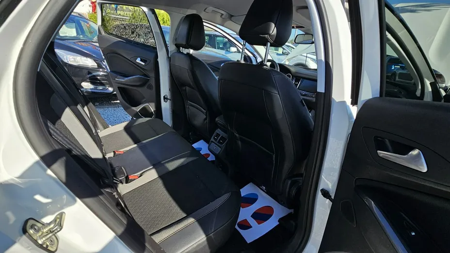 OPEL Grandland X -