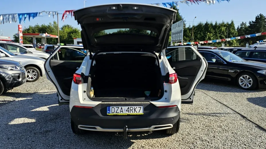 OPEL Grandland X -