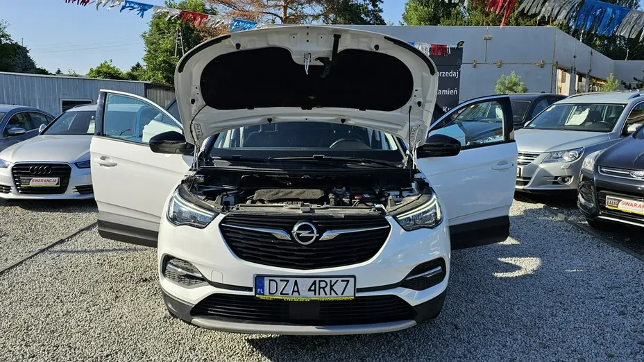OPEL Grandland X -