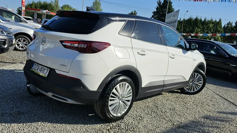 OPEL Grandland X -