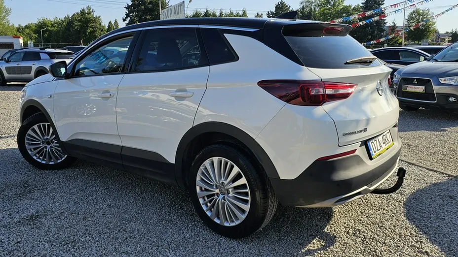 OPEL Grandland X -