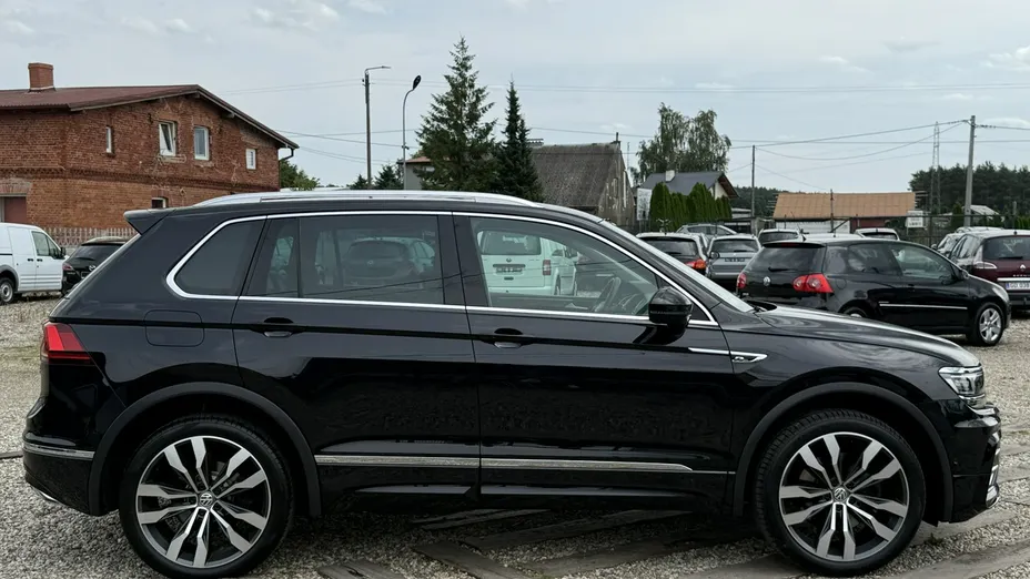 VOLKSWAGEN Tiguan -