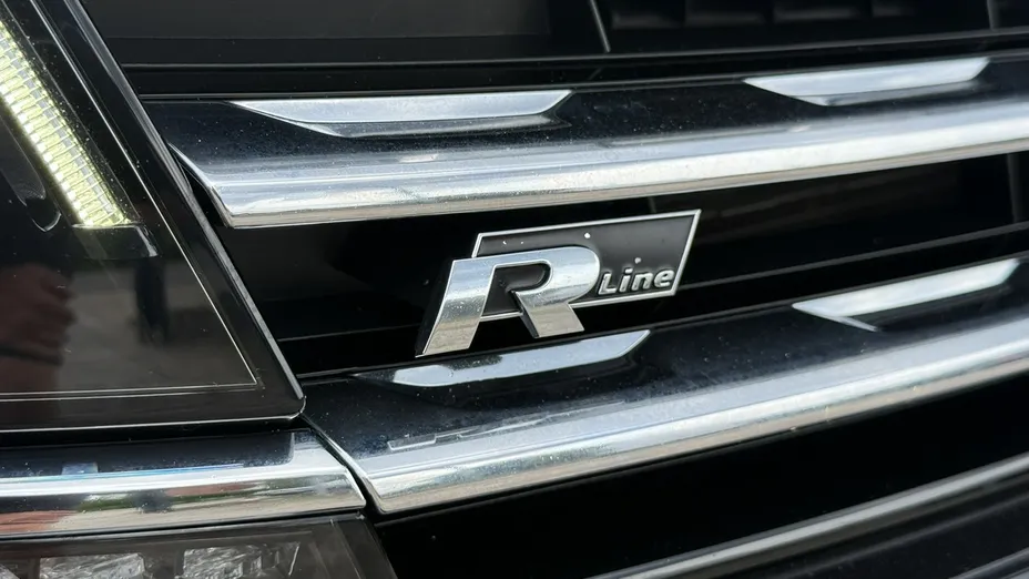 VOLKSWAGEN Tiguan -
