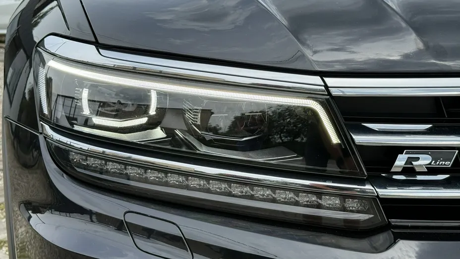 VOLKSWAGEN Tiguan -